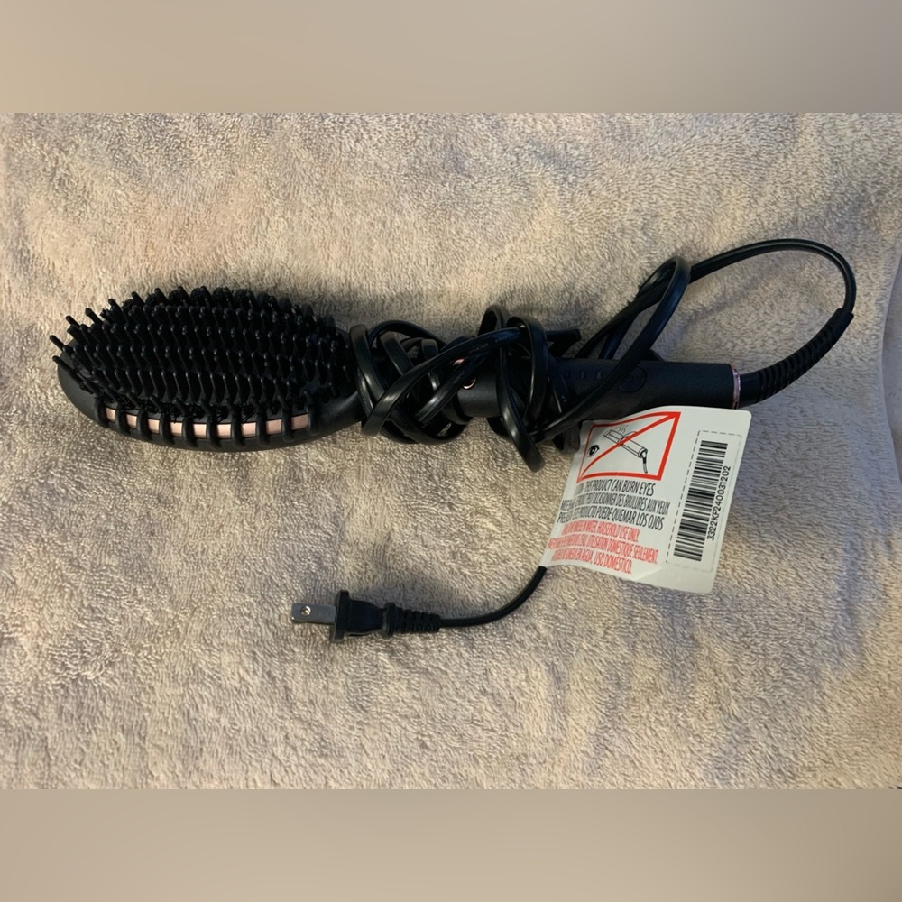T3 Edge Heated Brush/Straightener. Hair Straightener. Heated Hair Tools. EUC